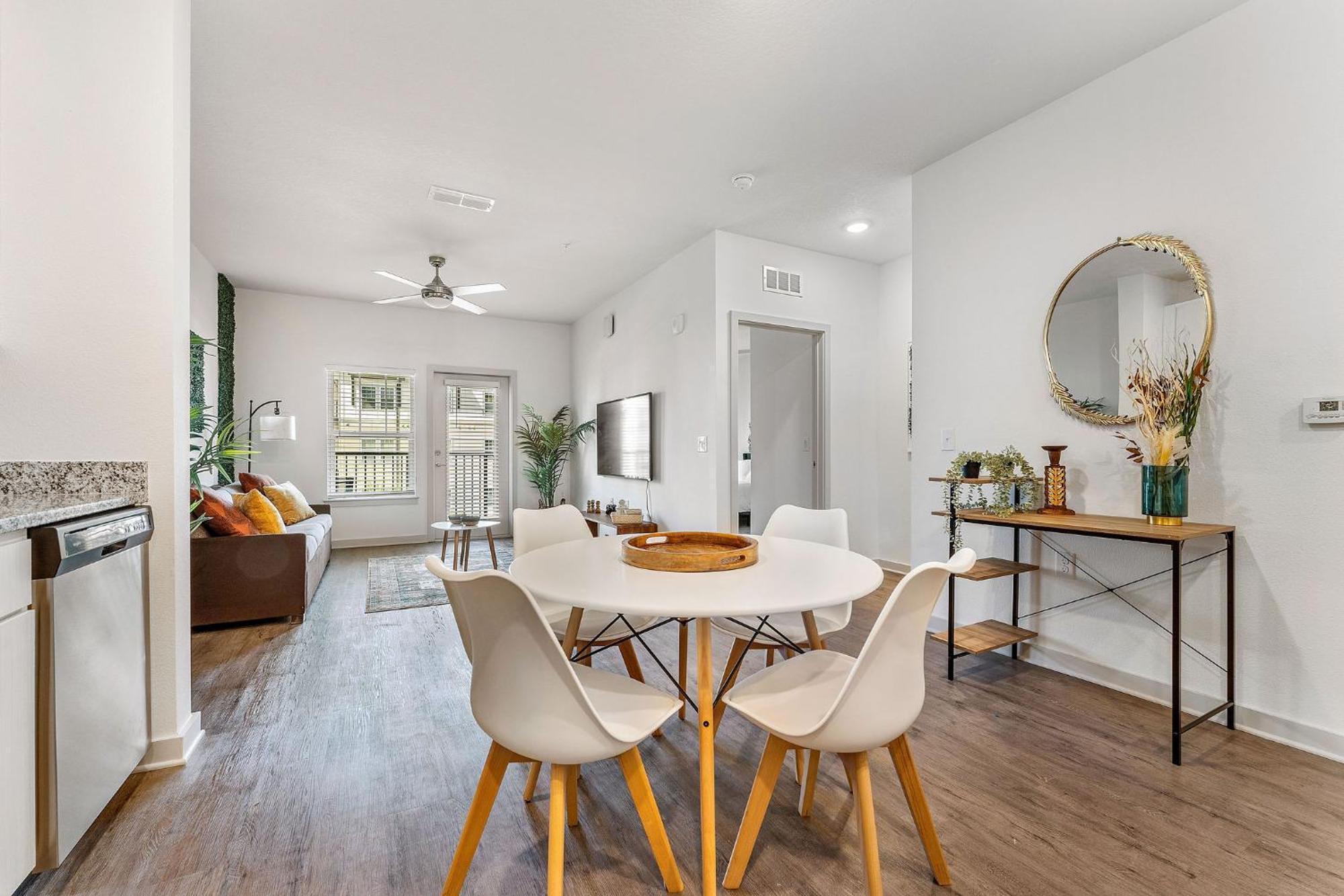 Complete Lush Green Apartment 10 Min To Parks Pets Allowed, Resort-Style Amenities Orlando Luaran gambar